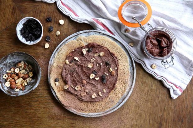 Buckwheat and elderberry pancake